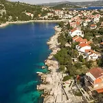 Lit *