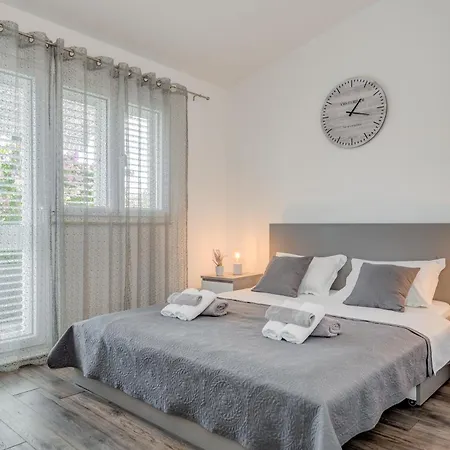 Lit Apartment Razanj