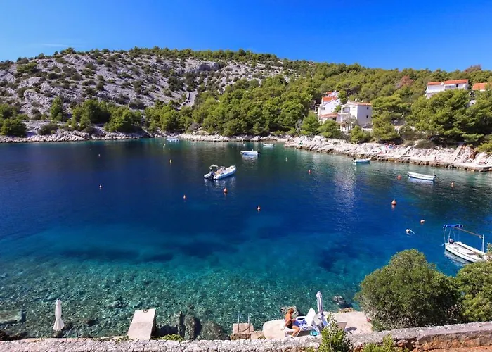 アパート Lit Ražanj