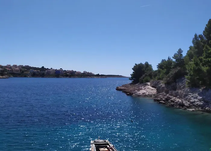 アパート Lit Ražanj